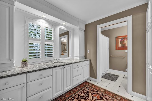 385 Longbeach, Bay Village, OH 44140