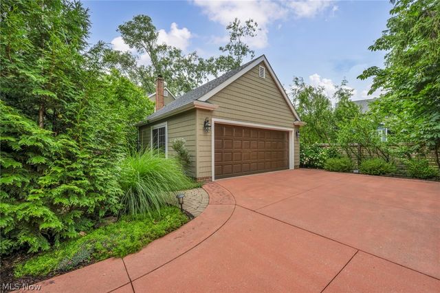 385 Longbeach, Bay Village, OH 44140
