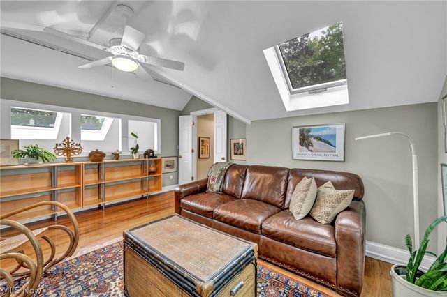 385 Longbeach, Bay Village, OH 44140