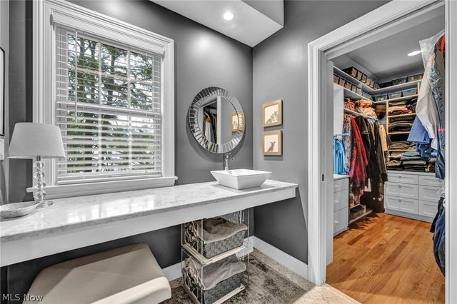 385 Longbeach, Bay Village, OH 44140