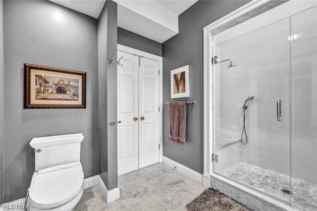 385 Longbeach, Bay Village, OH 44140