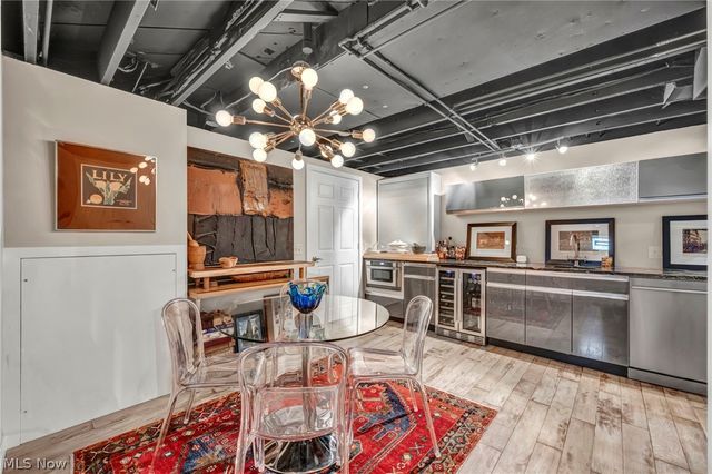 385 Longbeach, Bay Village, OH 44140