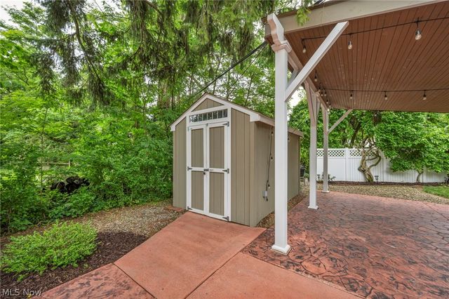 385 Longbeach, Bay Village, OH 44140