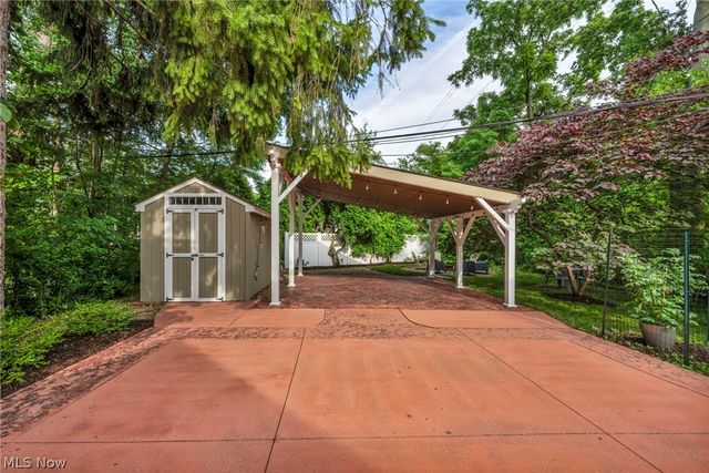 385 Longbeach, Bay Village, OH 44140