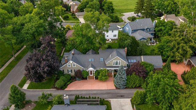 385 Longbeach, Bay Village, OH 44140