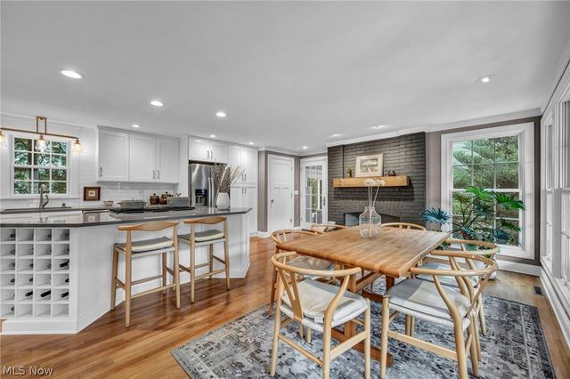 385 Longbeach, Bay Village, OH 44140