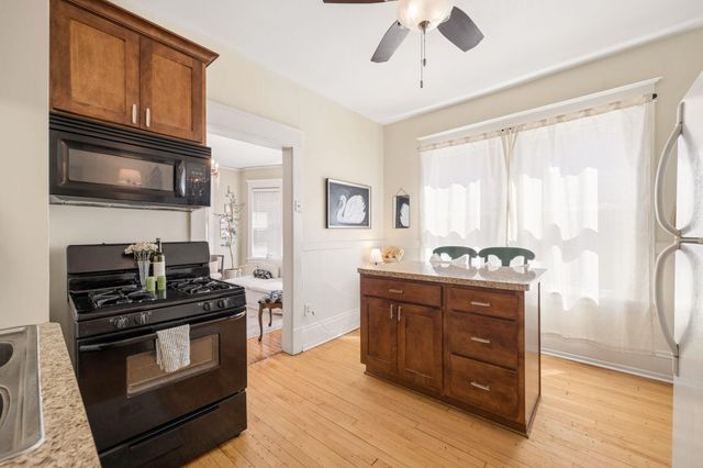 1060 Hague Avenue, Saint Paul, MN 55104