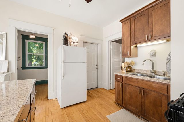 1060 Hague Avenue, Saint Paul, MN 55104