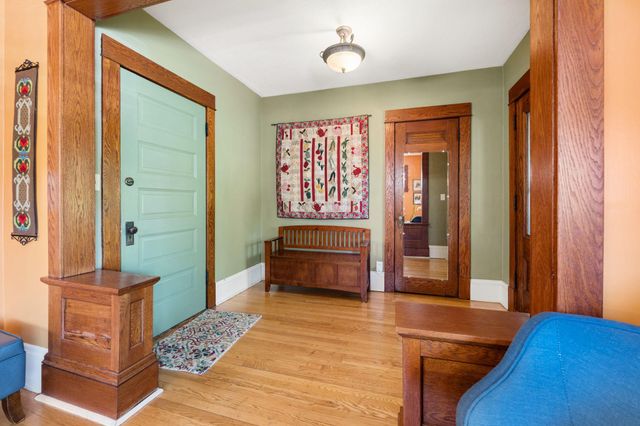 1060 Hague Avenue, Saint Paul, MN 55104