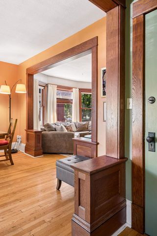 1060 Hague Avenue, Saint Paul, MN 55104