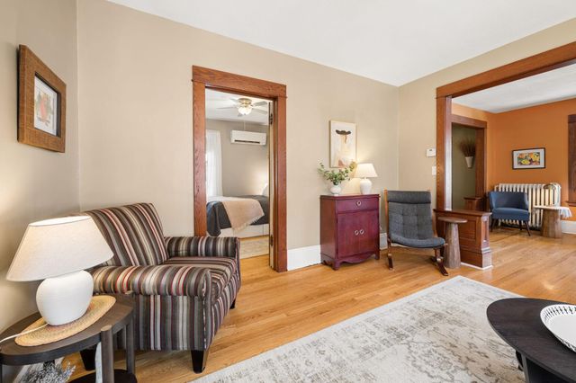 1060 Hague Avenue, Saint Paul, MN 55104