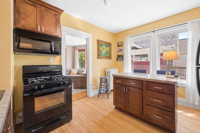 1060 Hague Avenue, Saint Paul, MN 55104