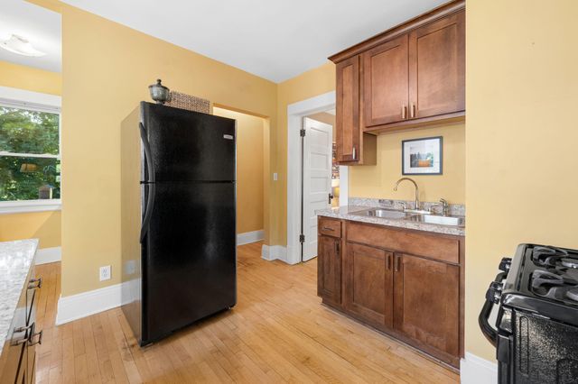 1060 Hague Avenue, Saint Paul, MN 55104