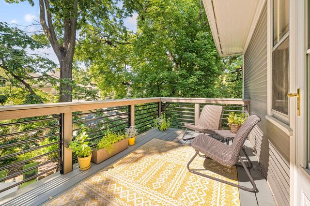 1060 Hague Avenue, Saint Paul, MN 55104