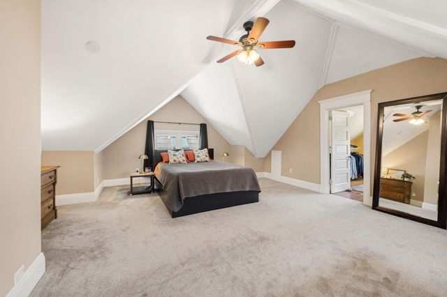 1060 Hague Avenue, Saint Paul, MN 55104