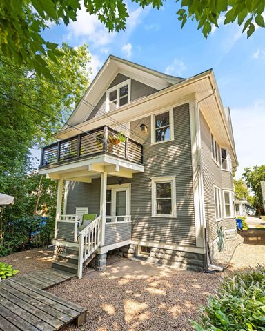 1060 Hague Avenue, Saint Paul, MN 55104