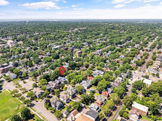 1060 Hague Avenue, Saint Paul, MN 55104