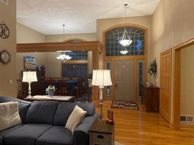 7310 Lone Cedar Trail, South Beloit, IL 61080
