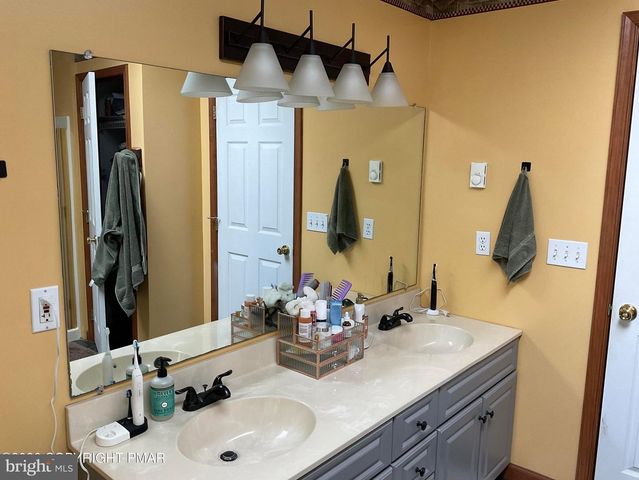 105 TINDE TRL, Pocono Lake, PA 18347