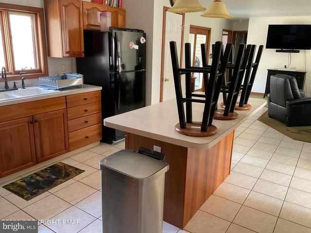 105 TINDE TRL, Pocono Lake, PA 18347