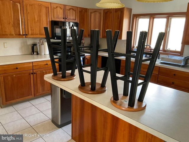 105 TINDE TRL, Pocono Lake, PA 18347