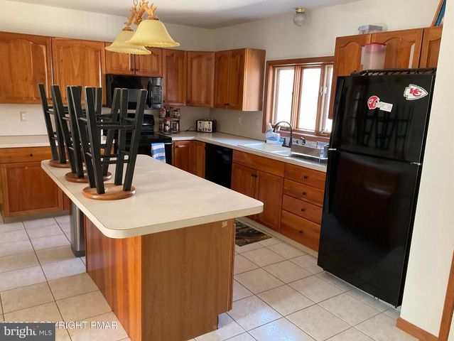 105 TINDE TRL, Pocono Lake, PA 18347