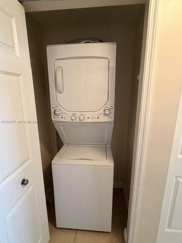 888 S Douglas Rd PH11, Coral Gables, FL 33134