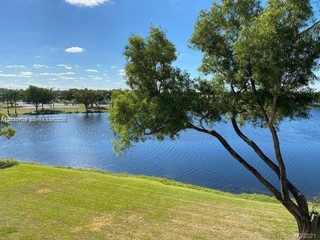 8560 N Sherman Circle 404, Miramar, FL 33025