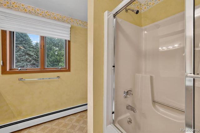 2321 London Bridge Dr Drive 22, Rochester Hills, MI 48307