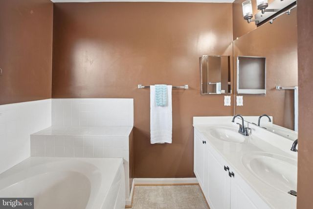 104 DREW CIR, Smithsburg, MD 21783