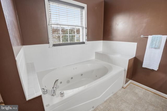 104 DREW CIR, Smithsburg, MD 21783