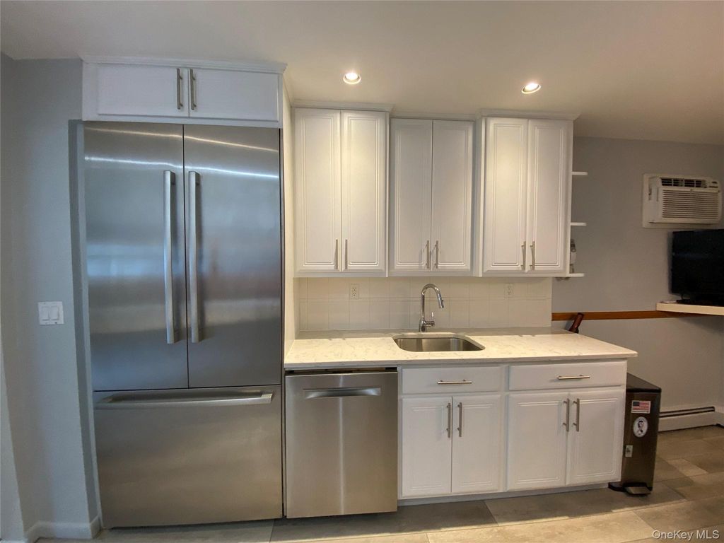 224 Center, Pearl River, NY 10965 — photo 4