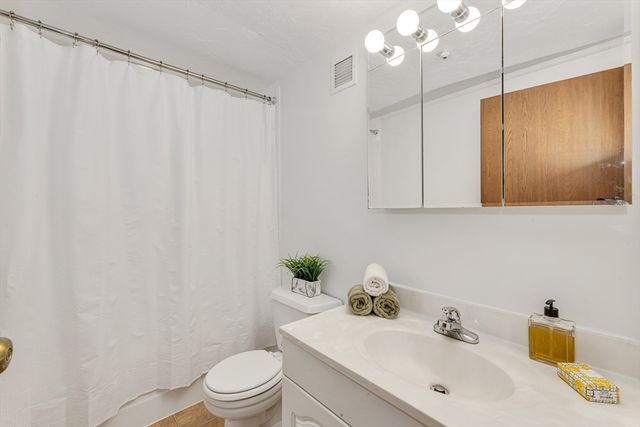 175 Quincy Shore Dr B23, Quincy, MA 02171