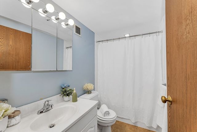 175 Quincy Shore Dr B23, Quincy, MA 02171