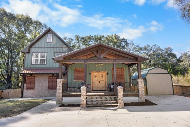 981 E Chestnut Avenue, Crestview, FL 32539