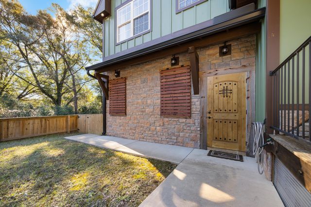 981 E Chestnut Avenue, Crestview, FL 32539