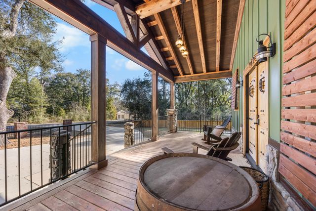 981 E Chestnut Avenue, Crestview, FL 32539