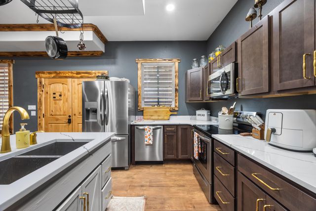 981 E Chestnut Avenue, Crestview, FL 32539