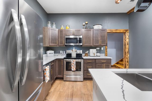 981 E Chestnut Avenue, Crestview, FL 32539