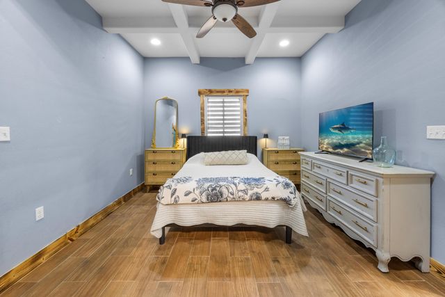 981 E Chestnut Avenue, Crestview, FL 32539