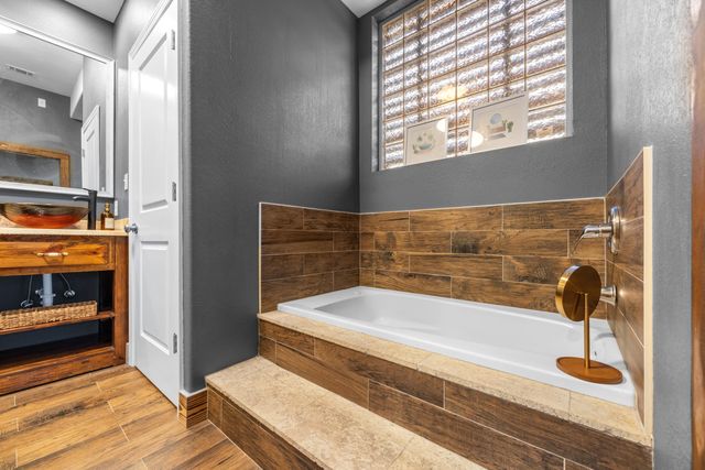 981 E Chestnut Avenue, Crestview, FL 32539