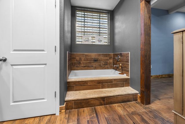 981 E Chestnut Avenue, Crestview, FL 32539