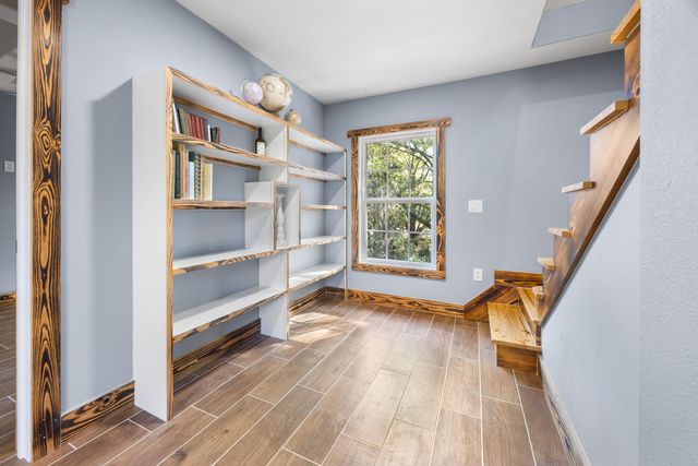 981 E Chestnut Avenue, Crestview, FL 32539