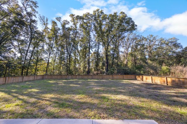 981 E Chestnut Avenue, Crestview, FL 32539