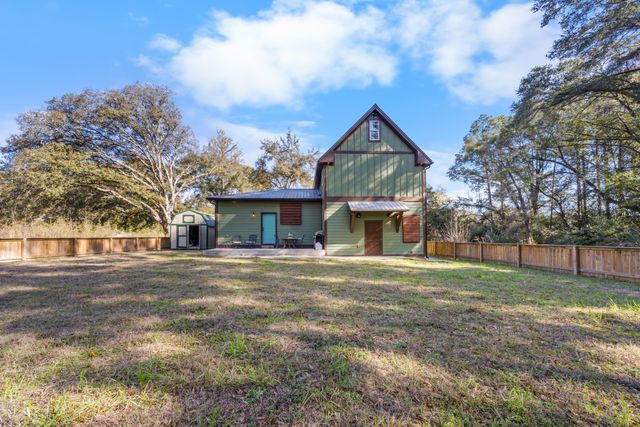 981 E Chestnut Avenue, Crestview, FL 32539