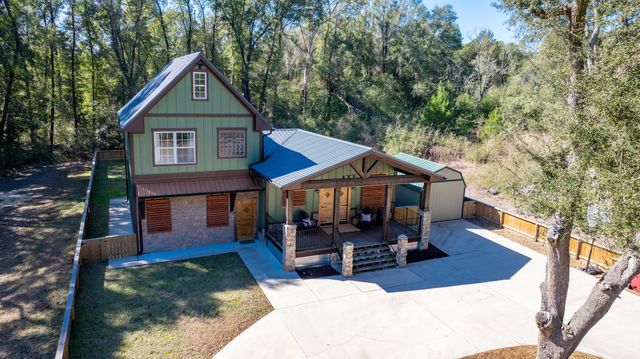 981 E Chestnut Avenue, Crestview, FL 32539