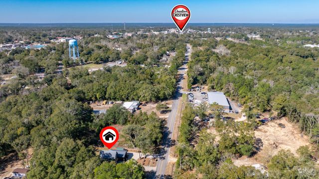 981 E Chestnut Avenue, Crestview, FL 32539