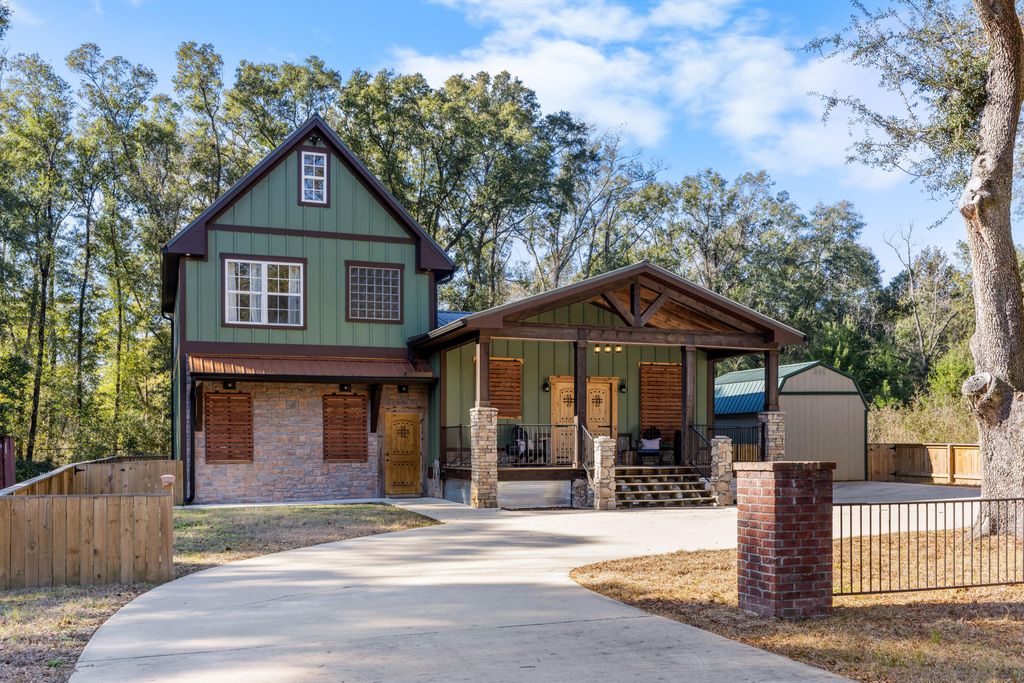 981 E Chestnut Avenue, Crestview, FL 32539