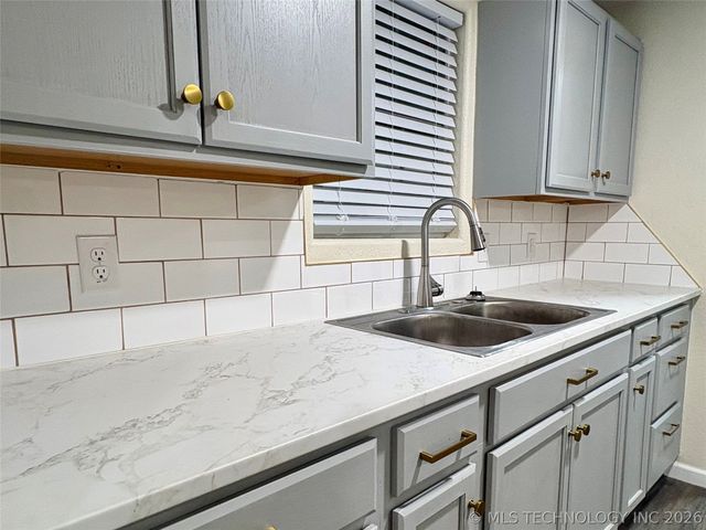 2946 Texas, Healdton, OK 73438