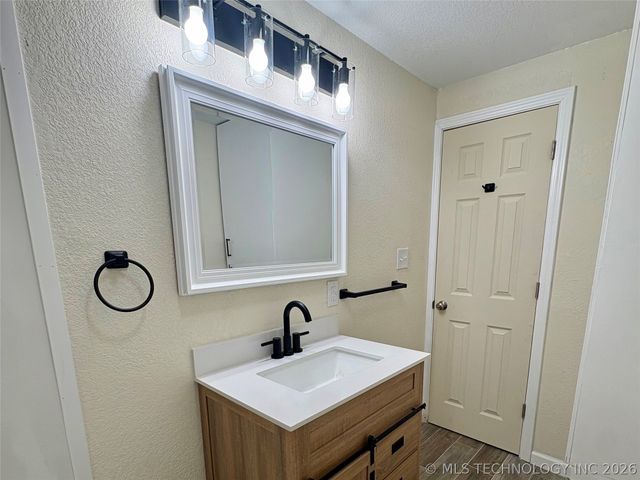 2946 Texas, Healdton, OK 73438